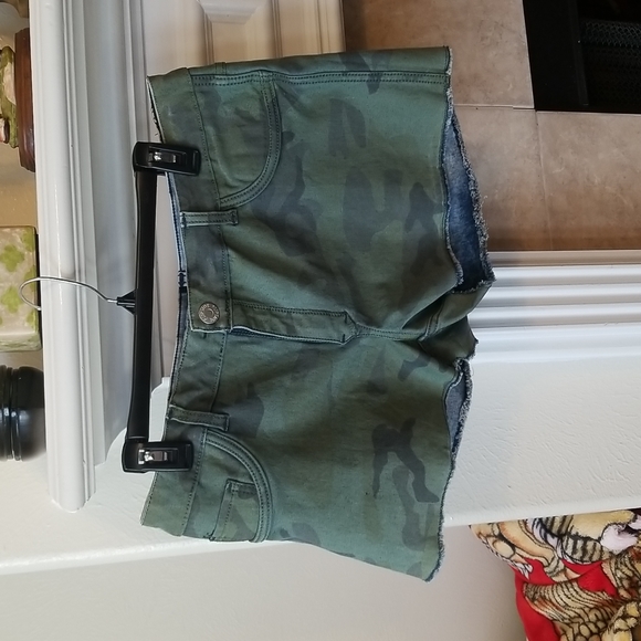 Flip Side Reversible Shorts NWOT - Picture 3 of 5